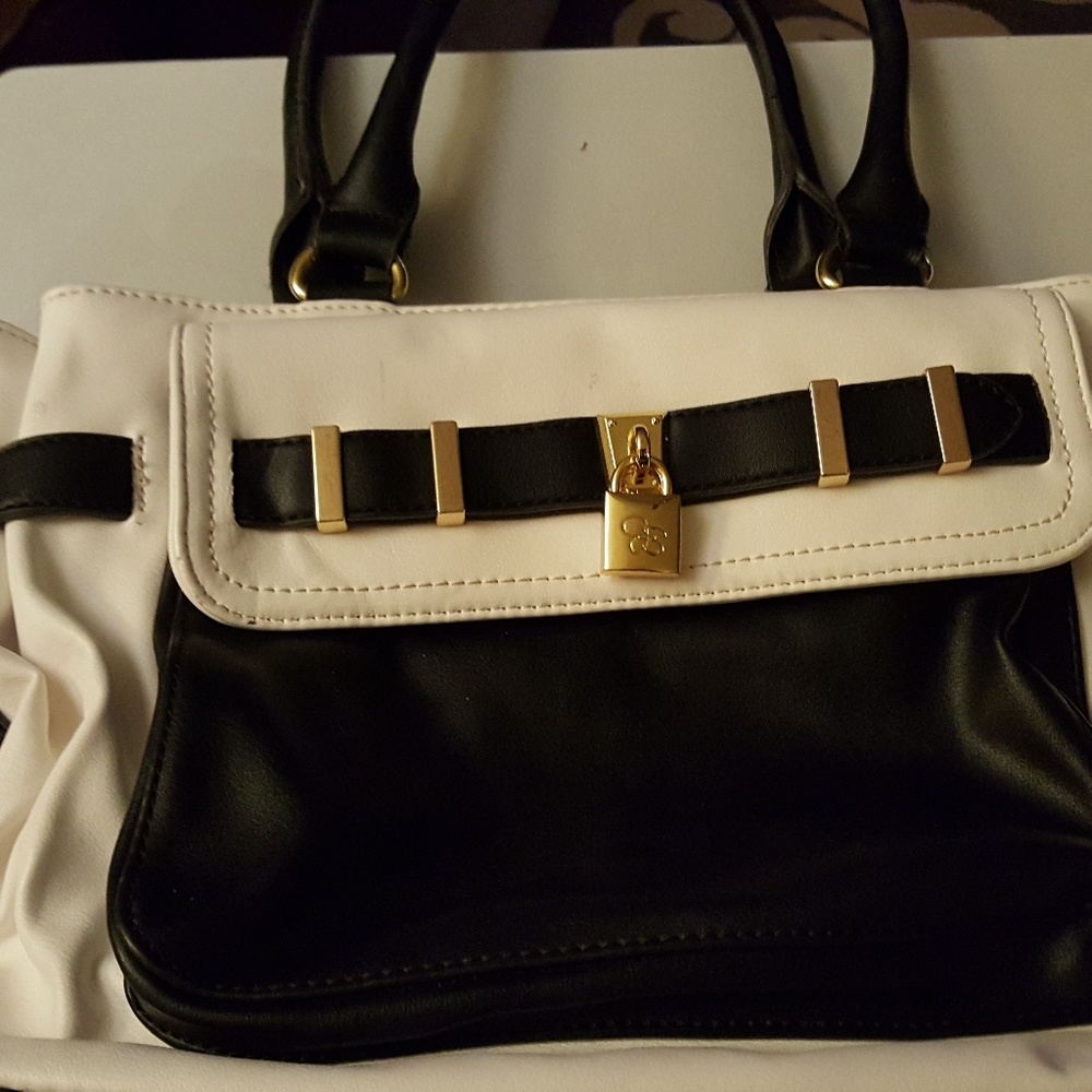 Purse - Picture 2 of 6